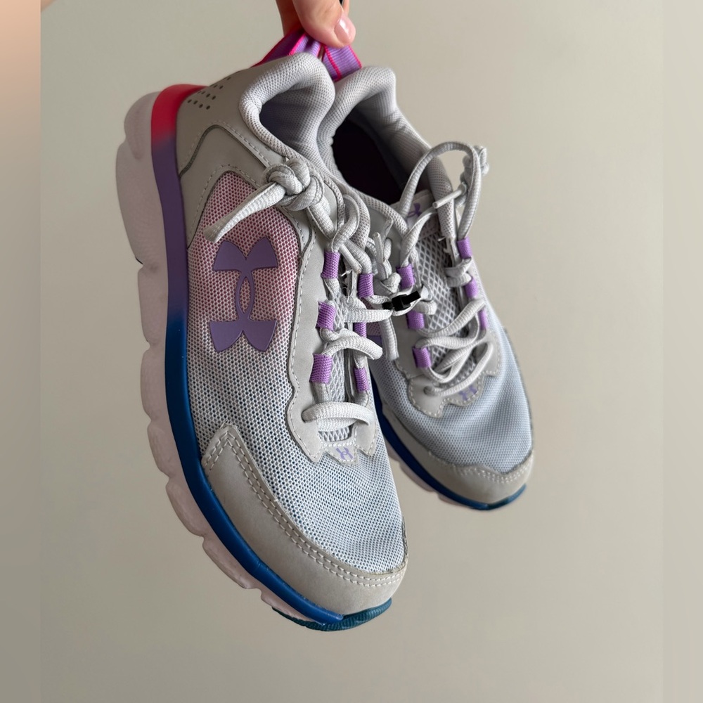 Under Armour Girls Assert 9 Sneakers (Size 3.5)